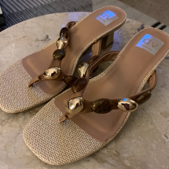 NWOT Size 7.5 Dolce Vita Gold and Gem Studded Sandals - Picture 3 of 9